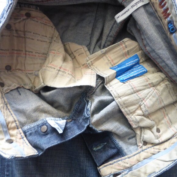 GUESS premium denim dark wash "Pasadena" straight leg button fly jeans - Picture 7 of 16